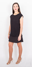 Charger l&#39;image dans la galerie, Oreka Kouture propose ce t-shirt noir en Tencel TM mélangé. 50% Coton peigné biologique certifié GOTS 50%Tencel TM Lyocell
